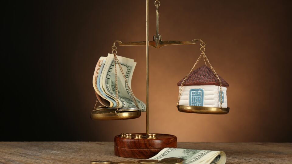 Cash Vs Mortgage in Property Investment